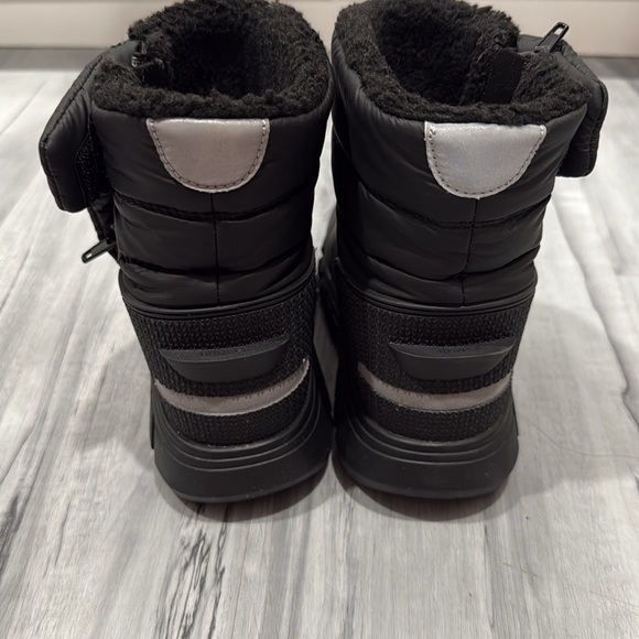 Hunter Boots - Picture 2 of 3